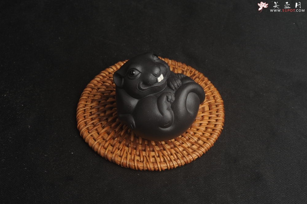 紫砂壶图片：美宠特惠 精致黑料  数（鼠）你美 紫砂茶宠摆件  高6cm - 美壶网