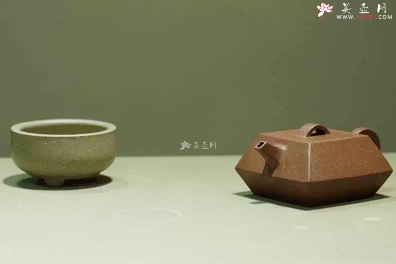 华青紫砂壶作品 合斗 简介