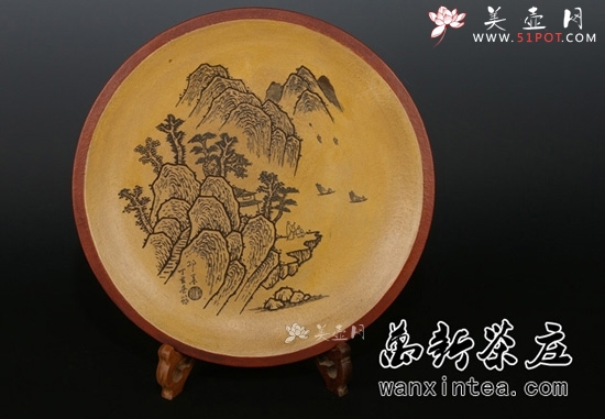 紫砂壶图片：高大师邵新和制=[紫砂雕刻 山水艺术盘(孤品)(保真) - 美壶网